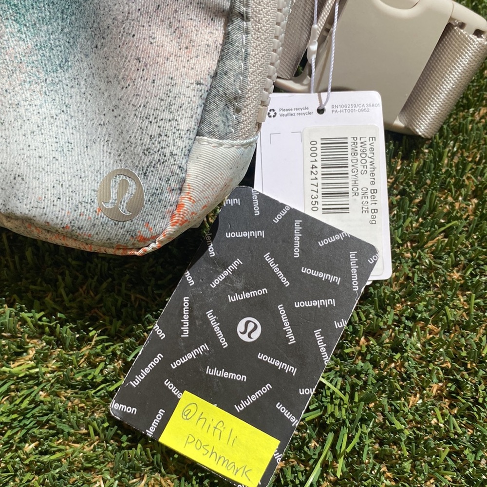 NWT HTF 🦄 SOLD OUT Lululemon spray paint everywhere belt bag OG strap - Picture 3 of 6